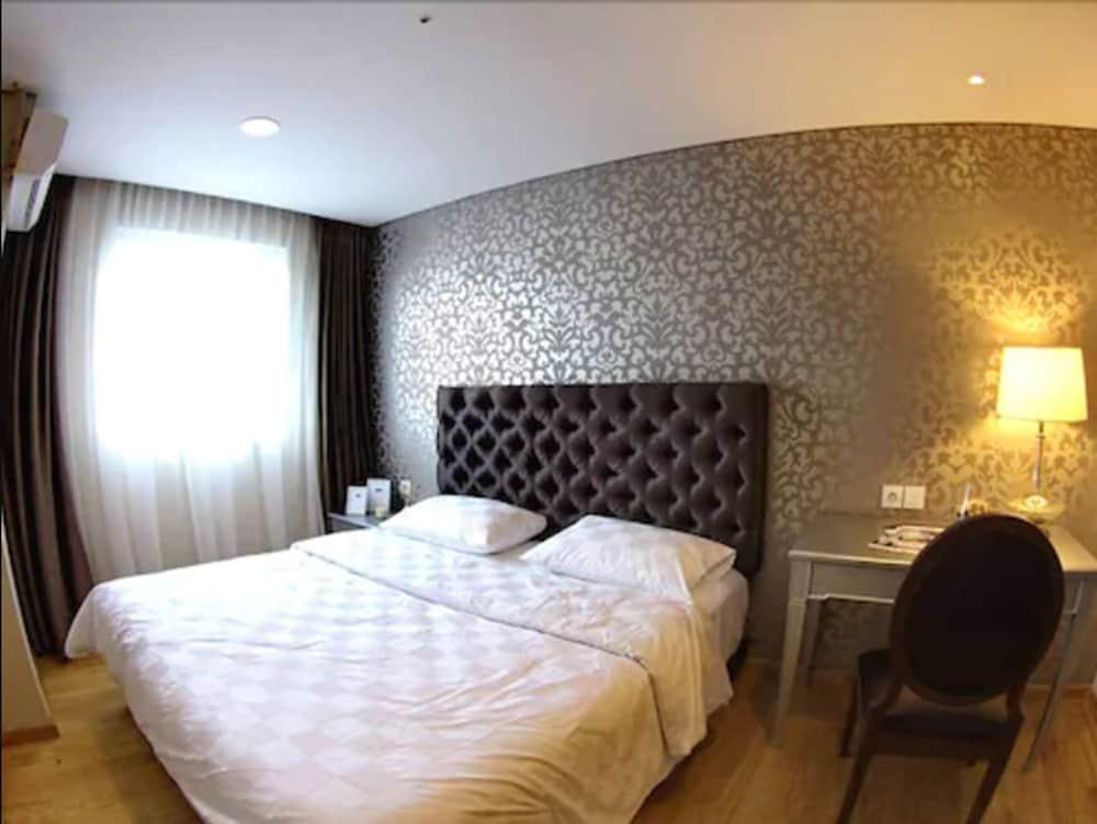 Mg Suites Hotel Semarang Exterior foto